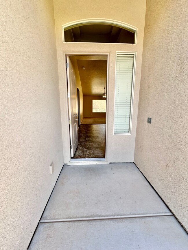 Building Photo - Beautiful ENCE Home! Price reduced!