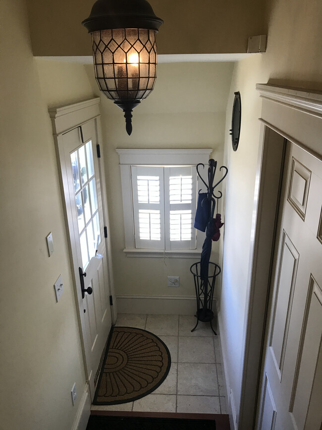 Entry door w landing area - 7 White Ave