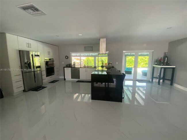 Foto del edificio - 7010 SW 144th Pl