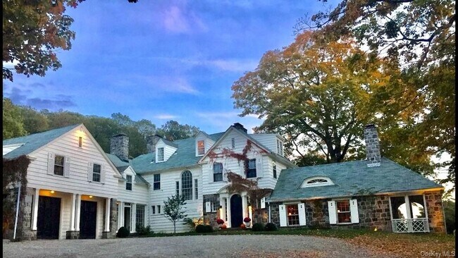 Foto del edificio - 9 Douglas Ln