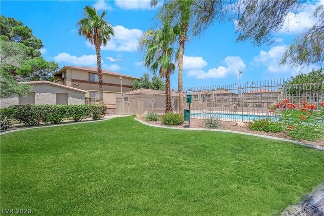 Foto del edificio - 7300 W Pirates Cove Rd