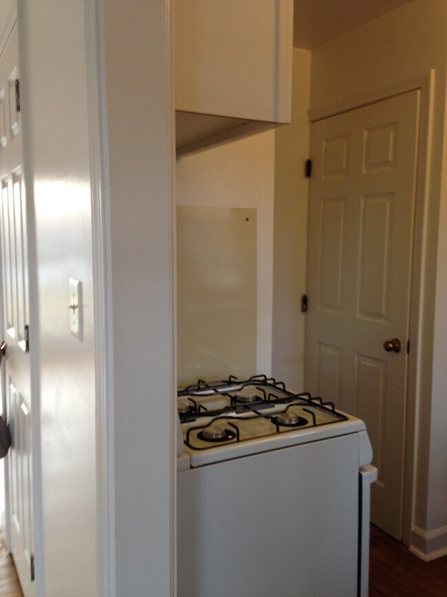 kitchen - 2319 Pittsfield Blvd