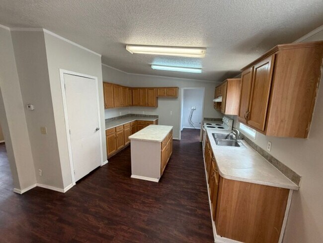 Foto del edificio - ***4 BEDROOM/2 BATHROOM IN DEWEY***