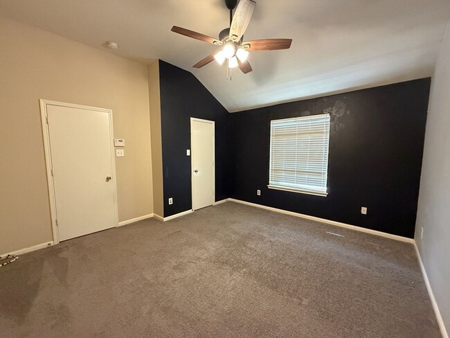 Building Photo - 2746 Georgina Falls Dr