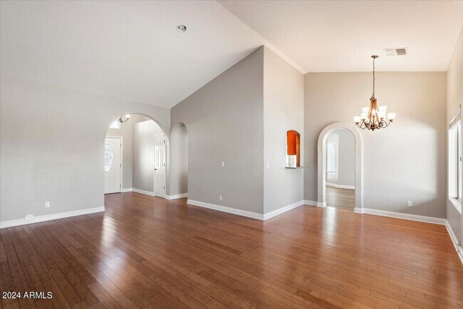 Foto del edificio - 15461 E Golden Eagle Blvd