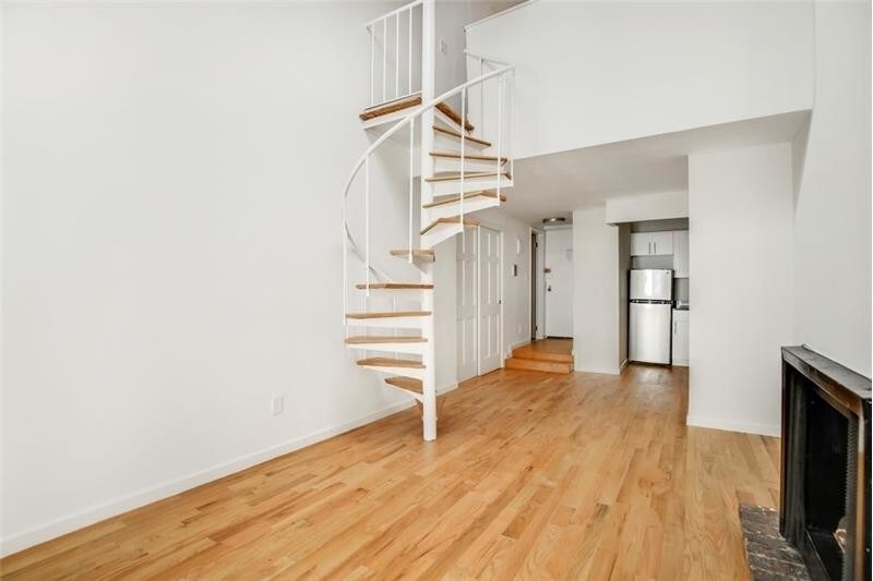 Primary Photo - 321 E 22nd St
