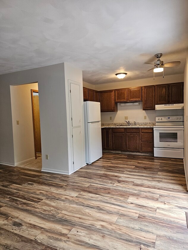 1395 Inverness Ln Unit Inverness, Neenah, WI 54956 Apartments in