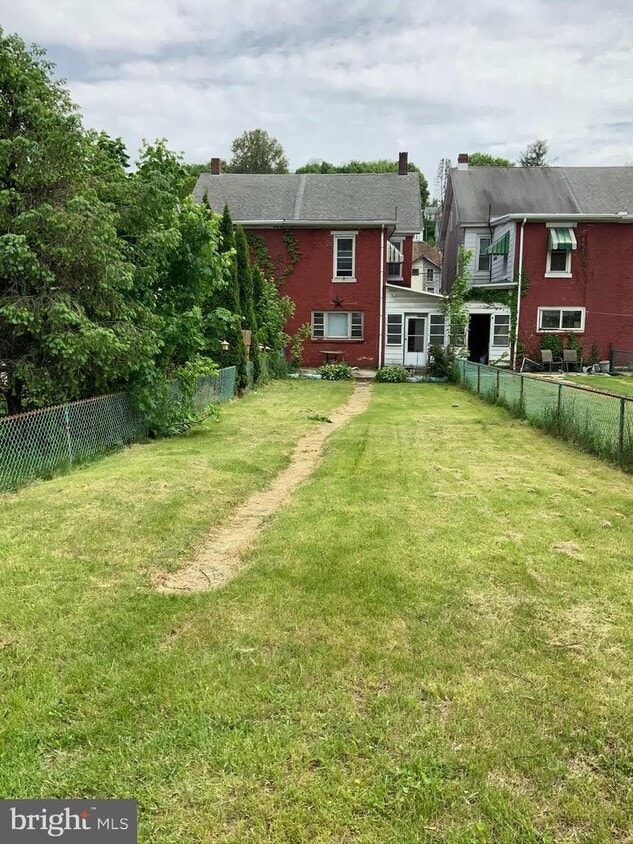 257 W Rowe St, Tamaqua, PA 18252 House for Rent in Tamaqua, PA