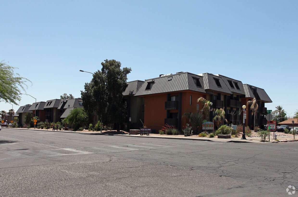 Building Photo - Campus Walk Condominiums