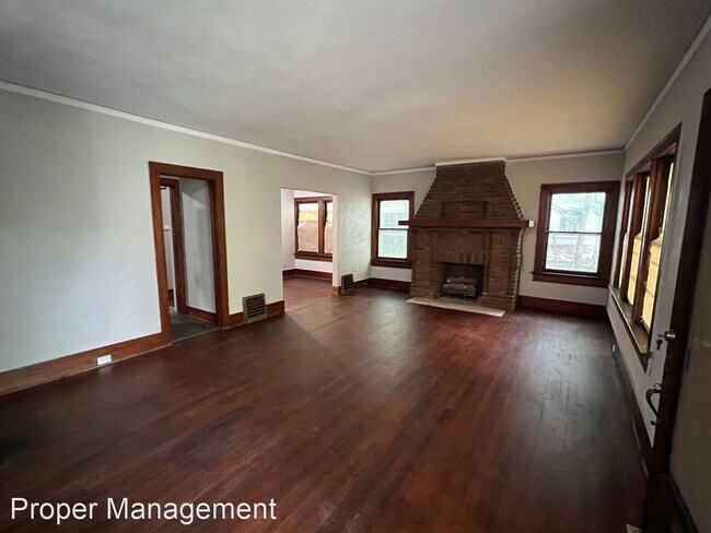 Building Photo - 3 br, 2 bath House - 111 Delaware Ave