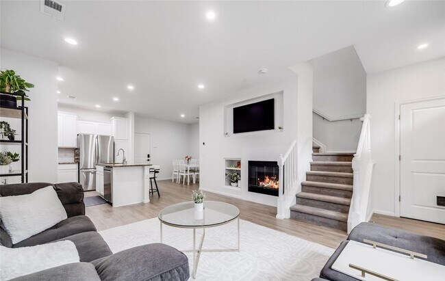 Foto del edificio - Updated 2BD, 2.5BA Townhome in Centennial ...