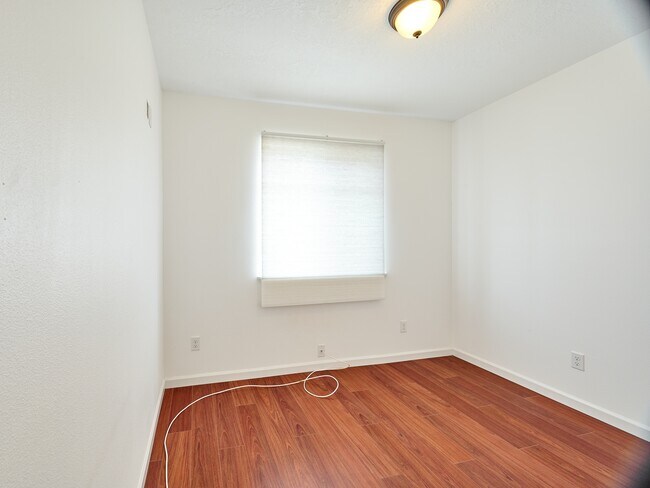 Foto del edificio - 1214 Alder Dr NE
