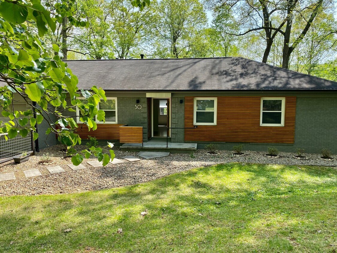 Foto principal - East AVL - Mid Century Modern Beauty in Botany Woods!