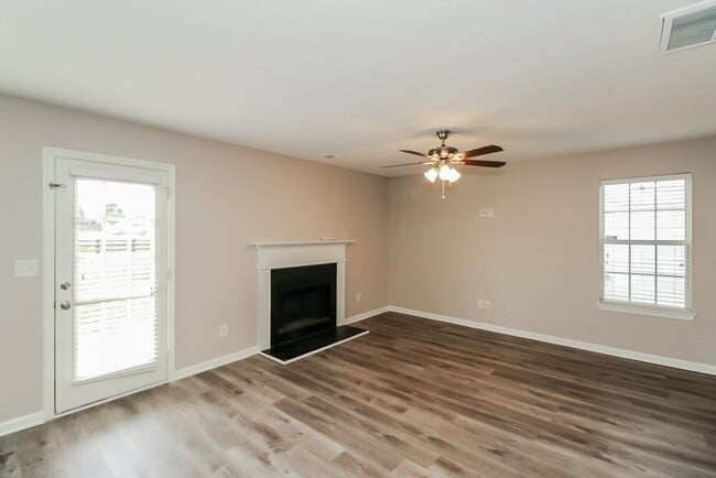 Building Photo - 11281 Aliyah Dr