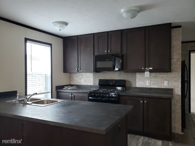 3 br, 2 bath Mobile Home 143 W 15th St House Rental in Coal Valley