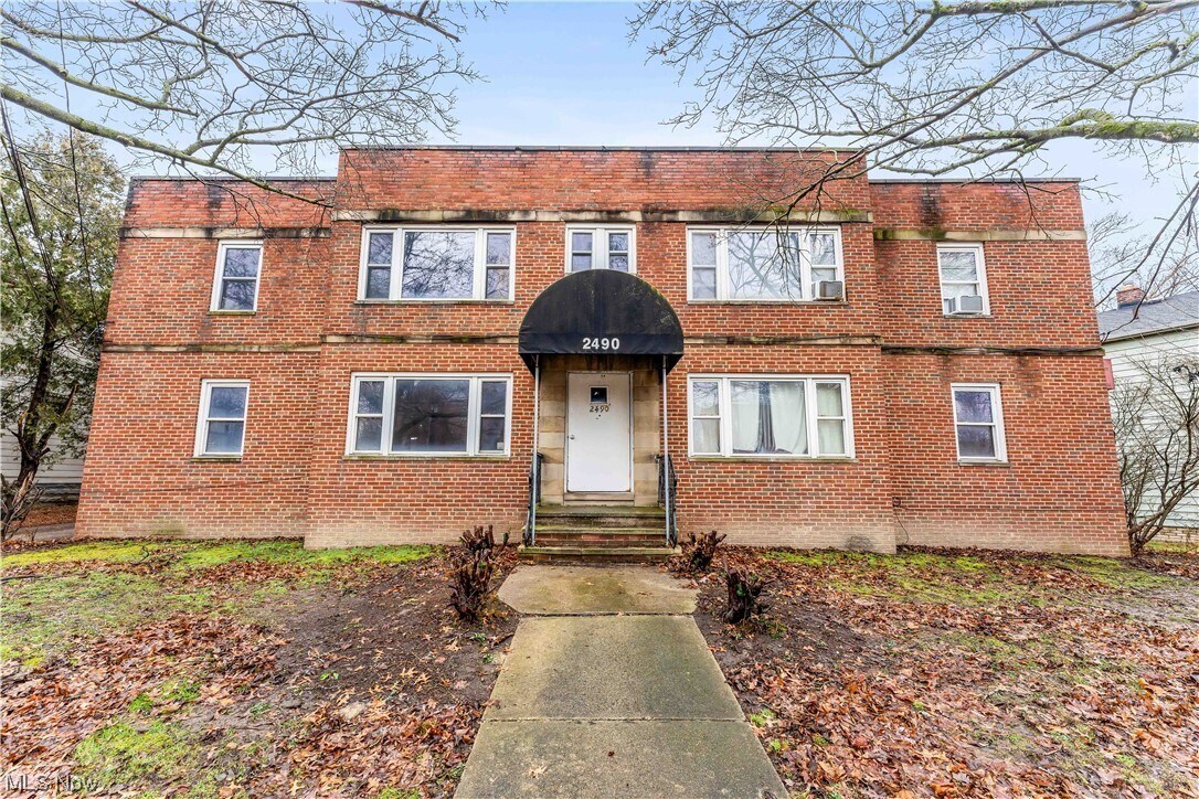 Primary Photo - 2490 Noble Rd