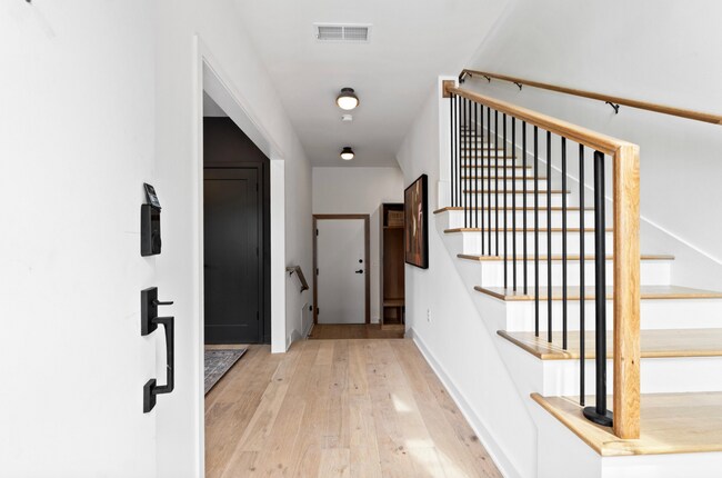 Foto del edificio - 537 E 19th St