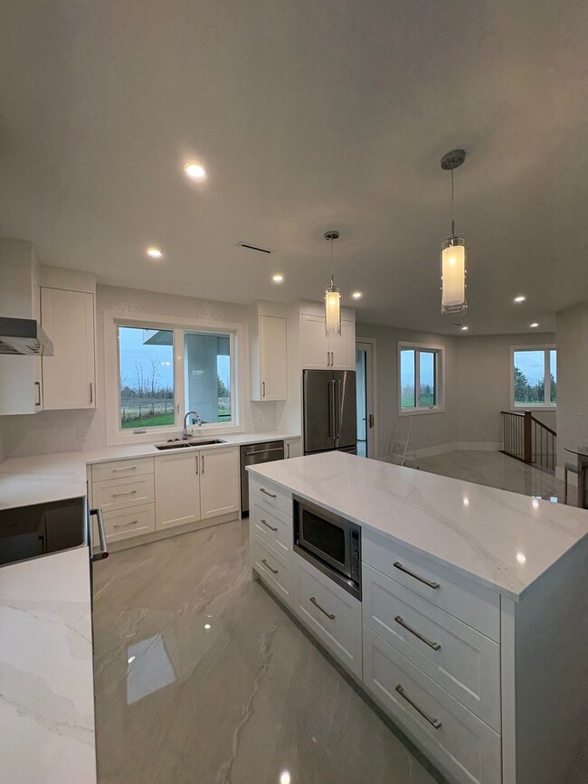 Building Photo - 3388 Ross Rd