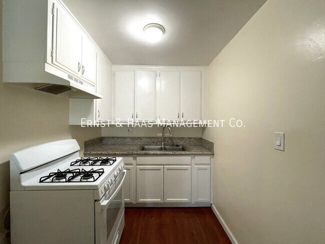 Foto del edificio - 2100 E 15th St