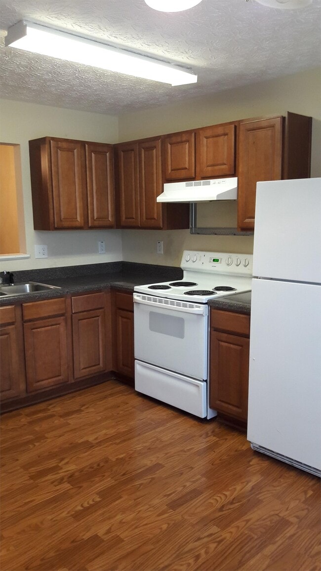 Building Photo - 2437 Piering Dr
