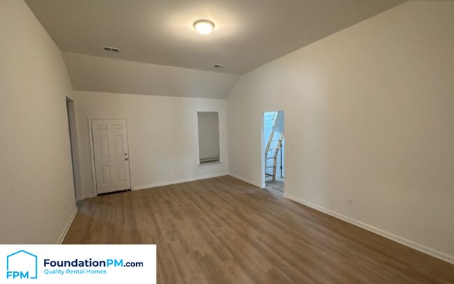 Foto del edificio - 346 Delta Rd