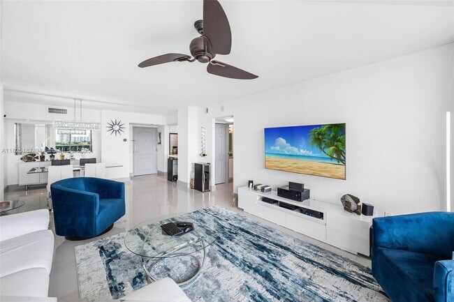 Foto del edificio - 3675 N Country Club Dr