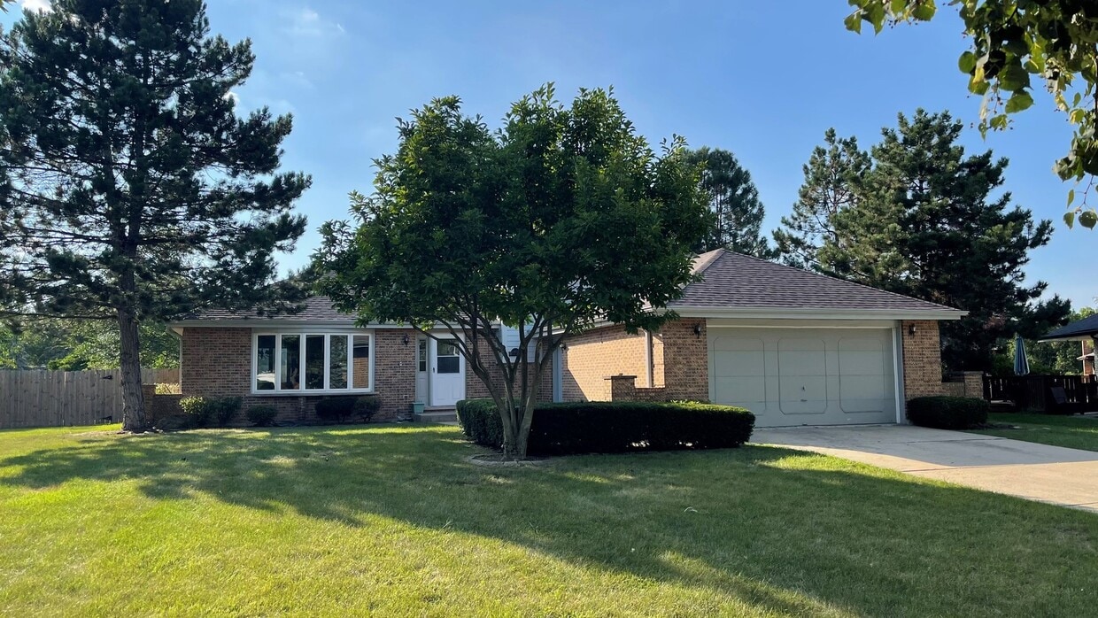 6803 Penner Pl, Downers Grove, IL 60516 House Rental in Downers Grove