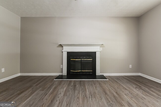 Building Photo - 165 Nowell Dr