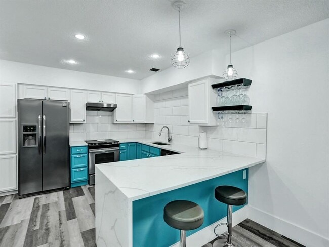 Foto del edificio - 708 NE 24th Ave