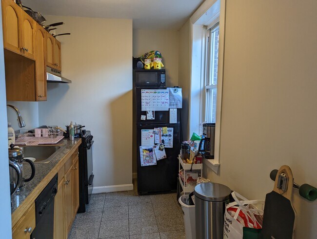 Building Photo - 145 Endicott St