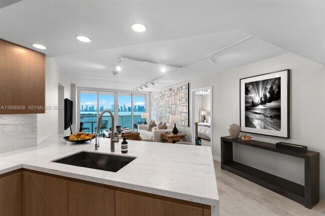 Foto del edificio - 1900 Sunset Harbour Dr