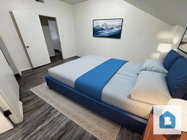 Foto del edificio - Experience the charm of Manitou Springs living in this spacious 2-bedroom, 2-bath apartment locat...