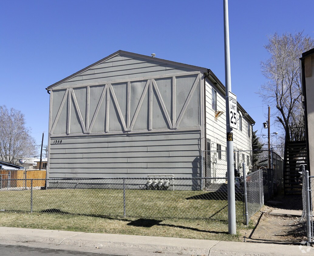Building Photo - 1358 Kingston St