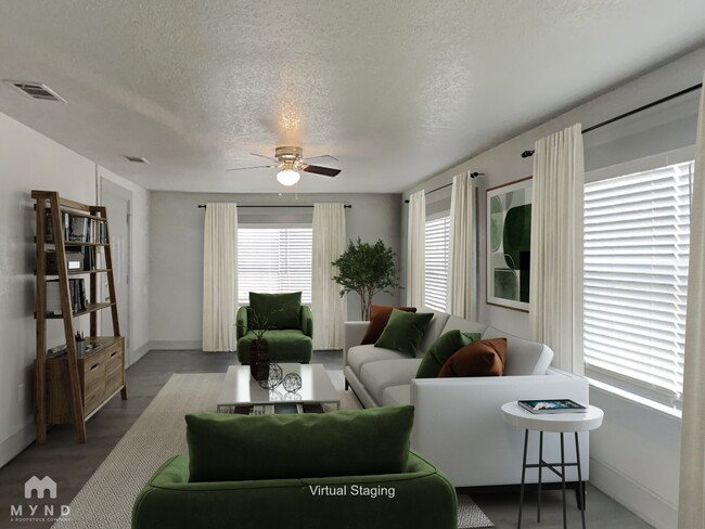 Foto del edificio - 320 N Main St