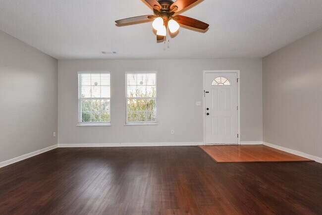 Building Photo - 1122 St Phillips Ct