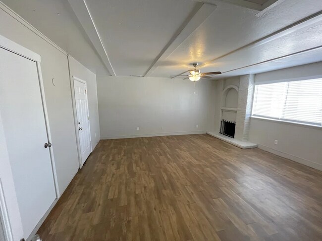 Foto del edificio - 4028 E Alta Vista Rd