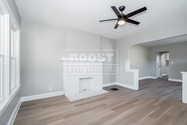 Foto del edificio - Welcome to this charming 3-bedroom, 1-bathroom house located in the heart of Columbus, OH!