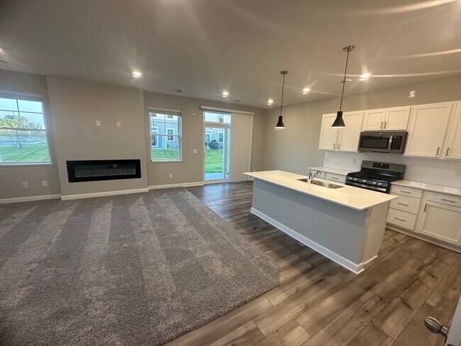 Foto del edificio - 10549 Weston Ln N