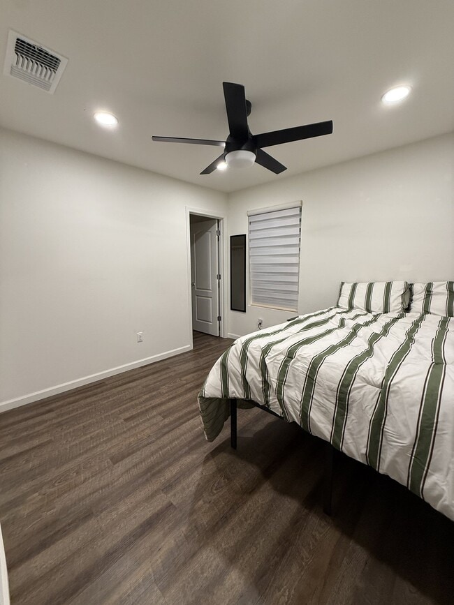 Foto del edificio - 6954 E Braly Ave