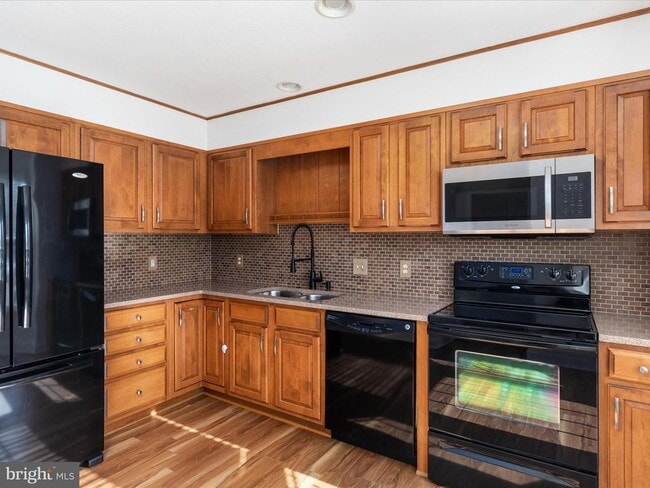 Building Photo - 2056 Cidermill Ln