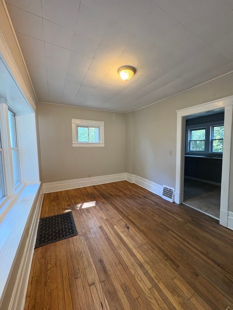 644 Easter Ave Akron, OH 44307 – photo 5