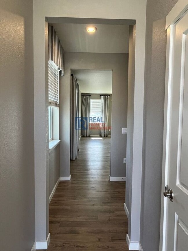 Foto del edificio - 18130 Dandy Brush Ln