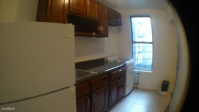 Foto del edificio - 300 W 147th St