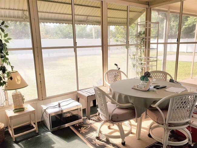 Building Photo - 808 53rd Ave E