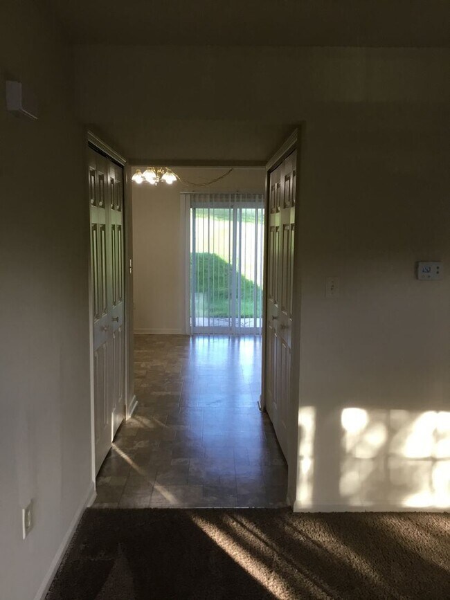 Building Photo - 3 br, 2.5 bath House - 204 ELMSHIRE DRIVE
