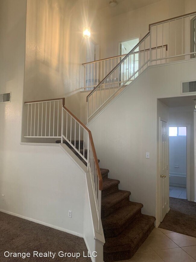 Building Photo - 5 br, 3.5 bath House - 7317 Sunspot Drive