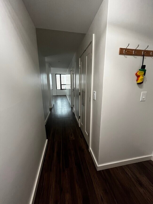 Building Photo - 5100 N Marine Dr