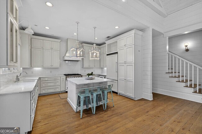 Foto del edificio - 1030 Village Oaks Ln
