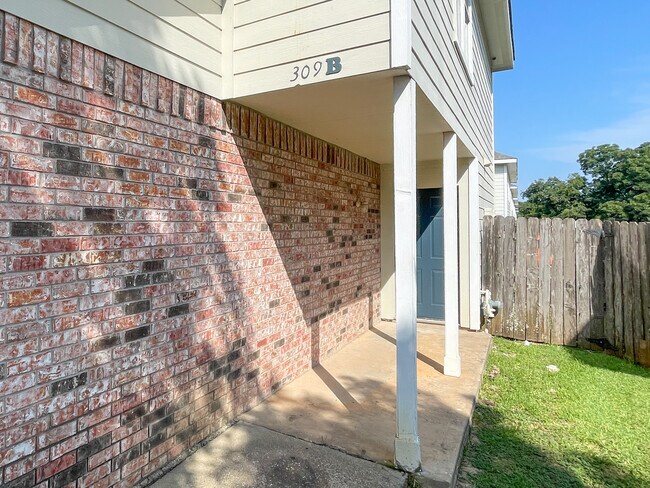Foto del edificio - 309 Gurley Ln