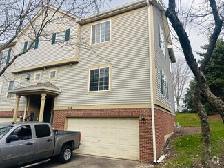 Building Photo - 211 Monarch Dr